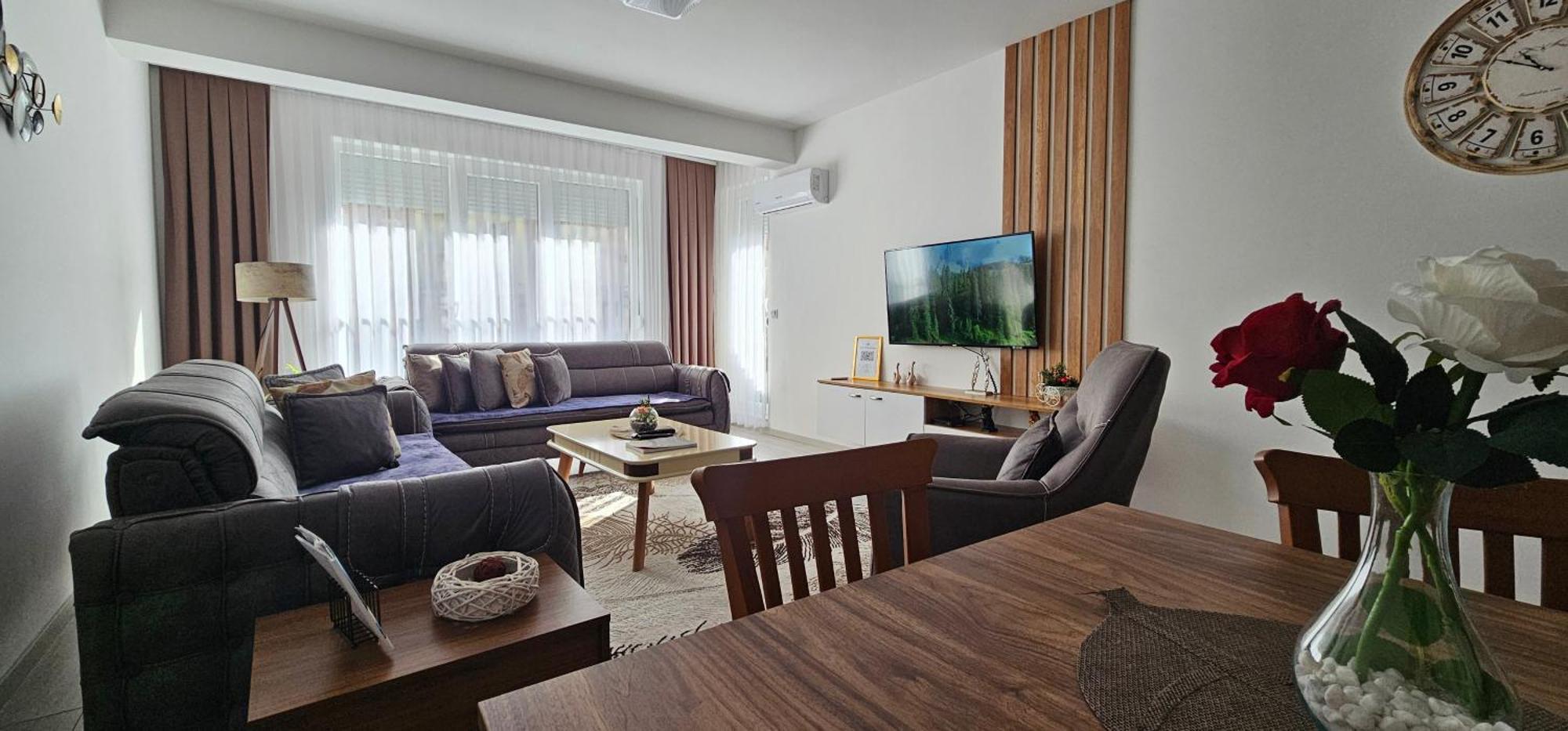 Value Living Apartment Урошевац Экстерьер фото