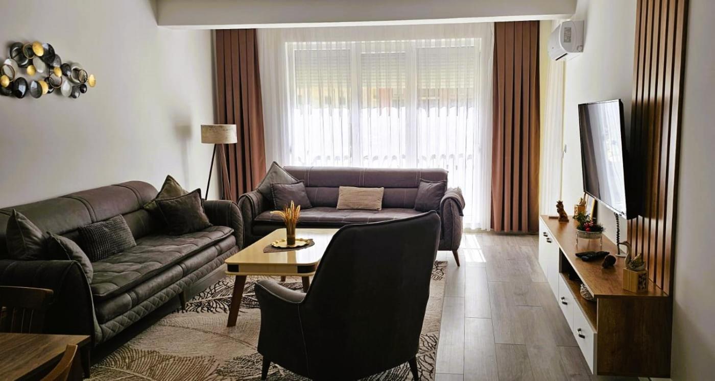 Value Living Apartment Урошевац Экстерьер фото